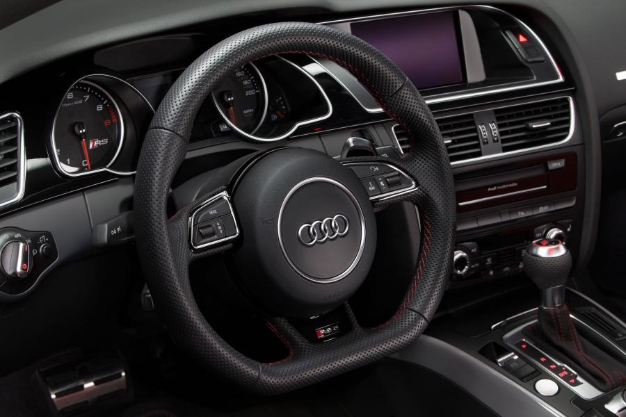 Панель приборов Audi RS5 Coupe Sport Edition 2015 года  (фото 5 из 9)